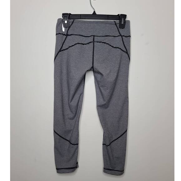 Zella black grey striped capri leggings - small - Picture 3 of 5